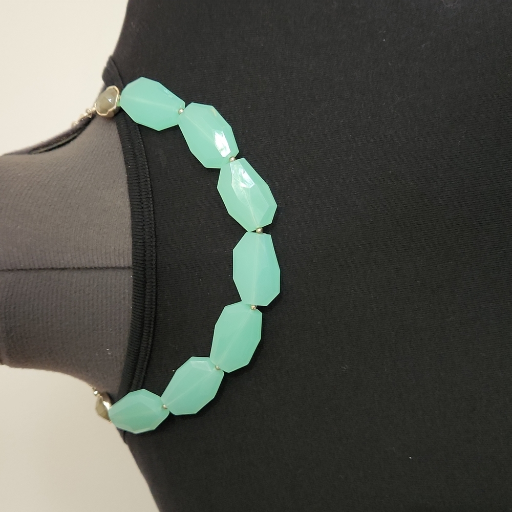 Avon Raw Beauty Bead Drama Necklace